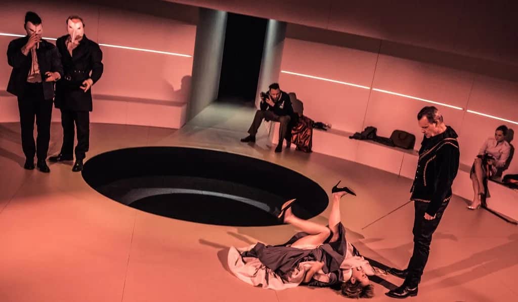 Jak być kochaną w Teatrze Narodowym - historia miłości i odpowiedzialności Jak być kochaną w Teatrze Narodowym - historia miłości i odpowiedzialności